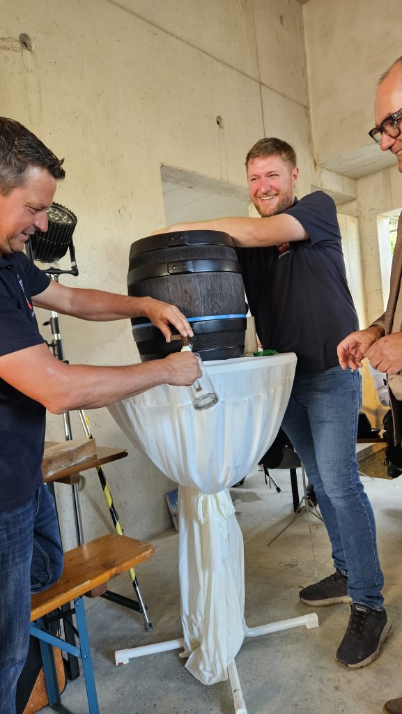 Richtfest Feuerwehrhaus Edenbergen. Vorstand Andreas Moser und Kommandant Daniel Lutz